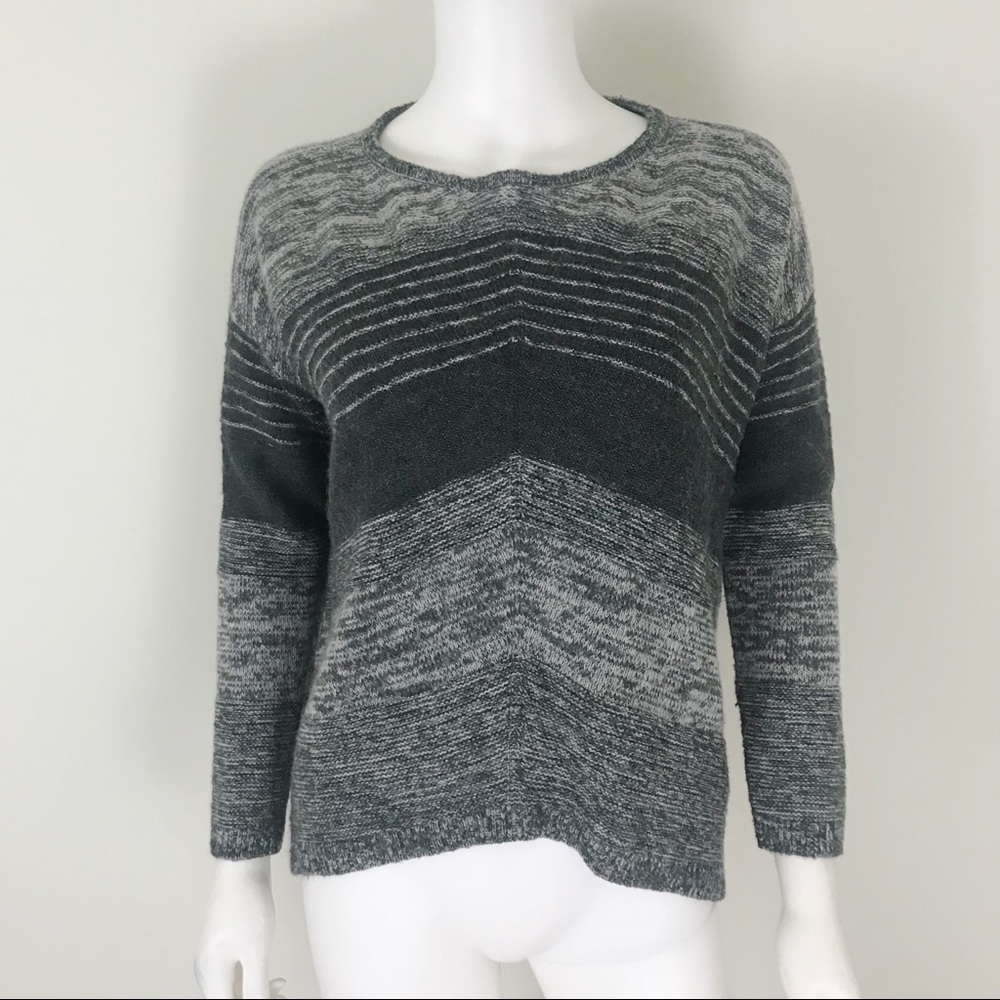 Express XS/S Sweater Gray Ombré asymmetrical Hem, Free beauty gift with purchase